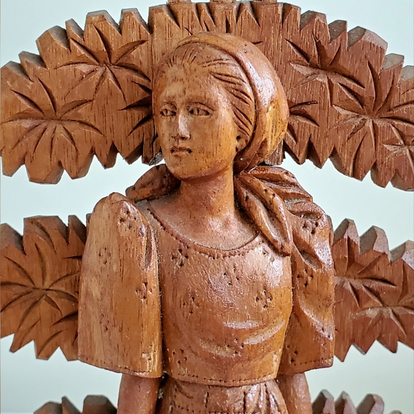 Late 1800's French Handcarved Wood Maiden With Espalier Tree - Picture 3 of 12
